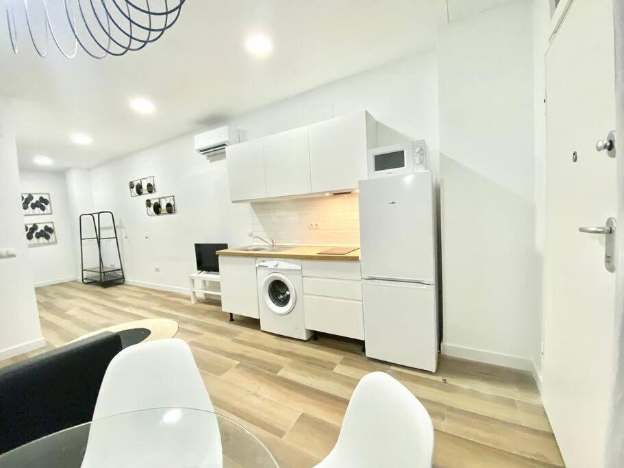 Madrid Rio Amparo Usera Екстериор снимка